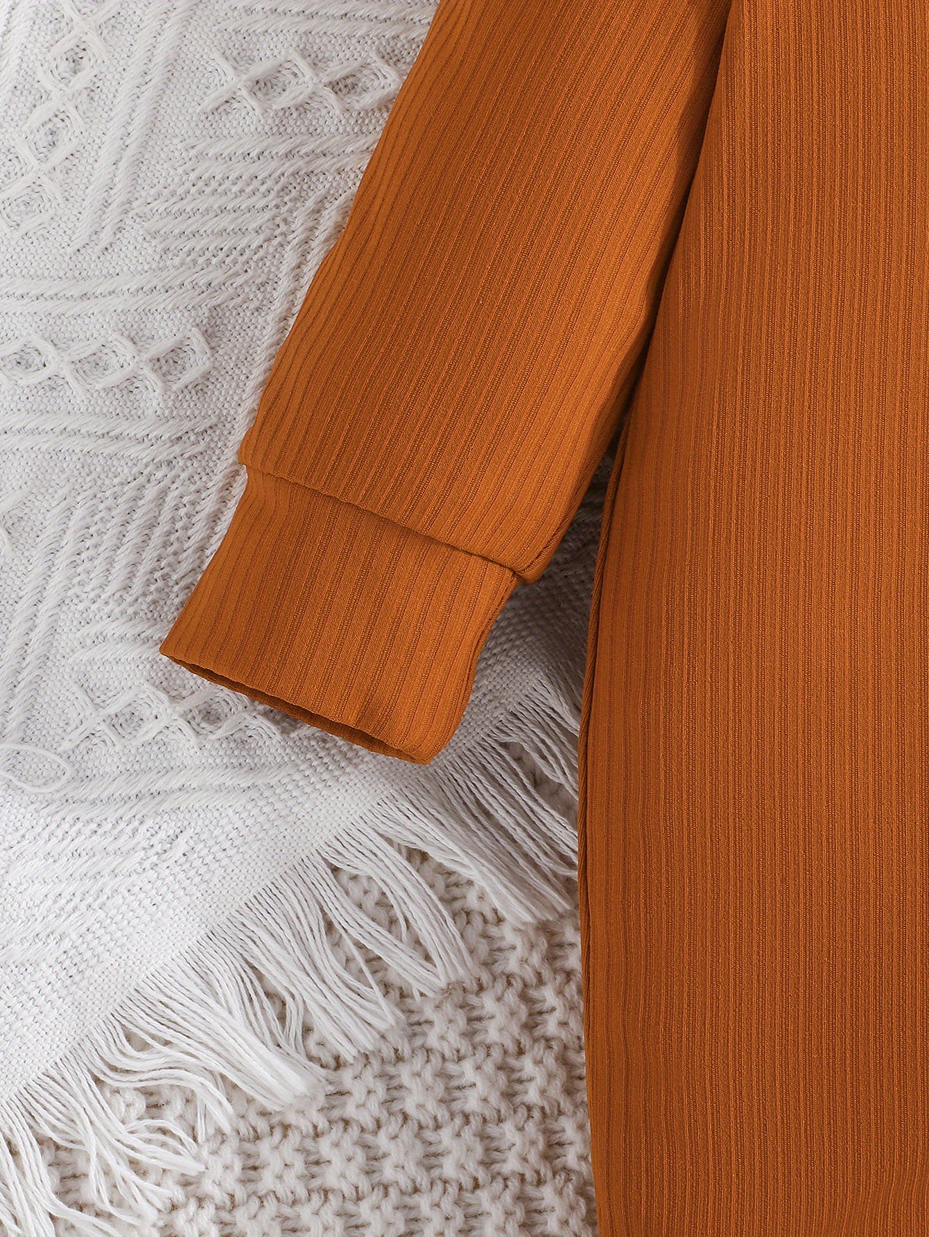 Conjunto de 2 peças de macacão curto casual para bebês meninos, cor sólida + estampa de dinossauro, ideal para primavera e outono.