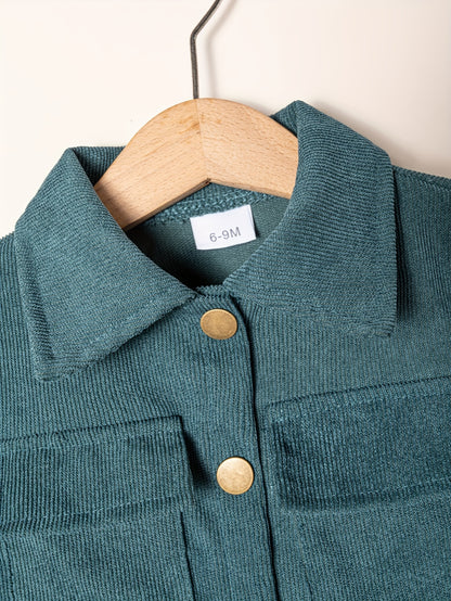 Conjunto infantil de 2 peças: blusa de manga comprida com gola alta e calça comprida. Roupa casual para crianças.