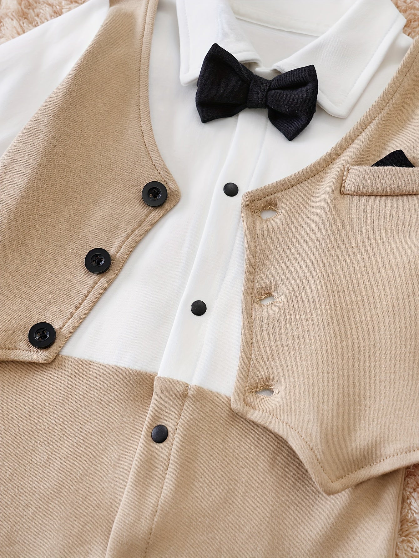 Body infantil de algodão com gravata borboleta, estilo cavalheiro, confortável e de manga comprida, ideal para bebês meninos usarem dentro e fora de casa.