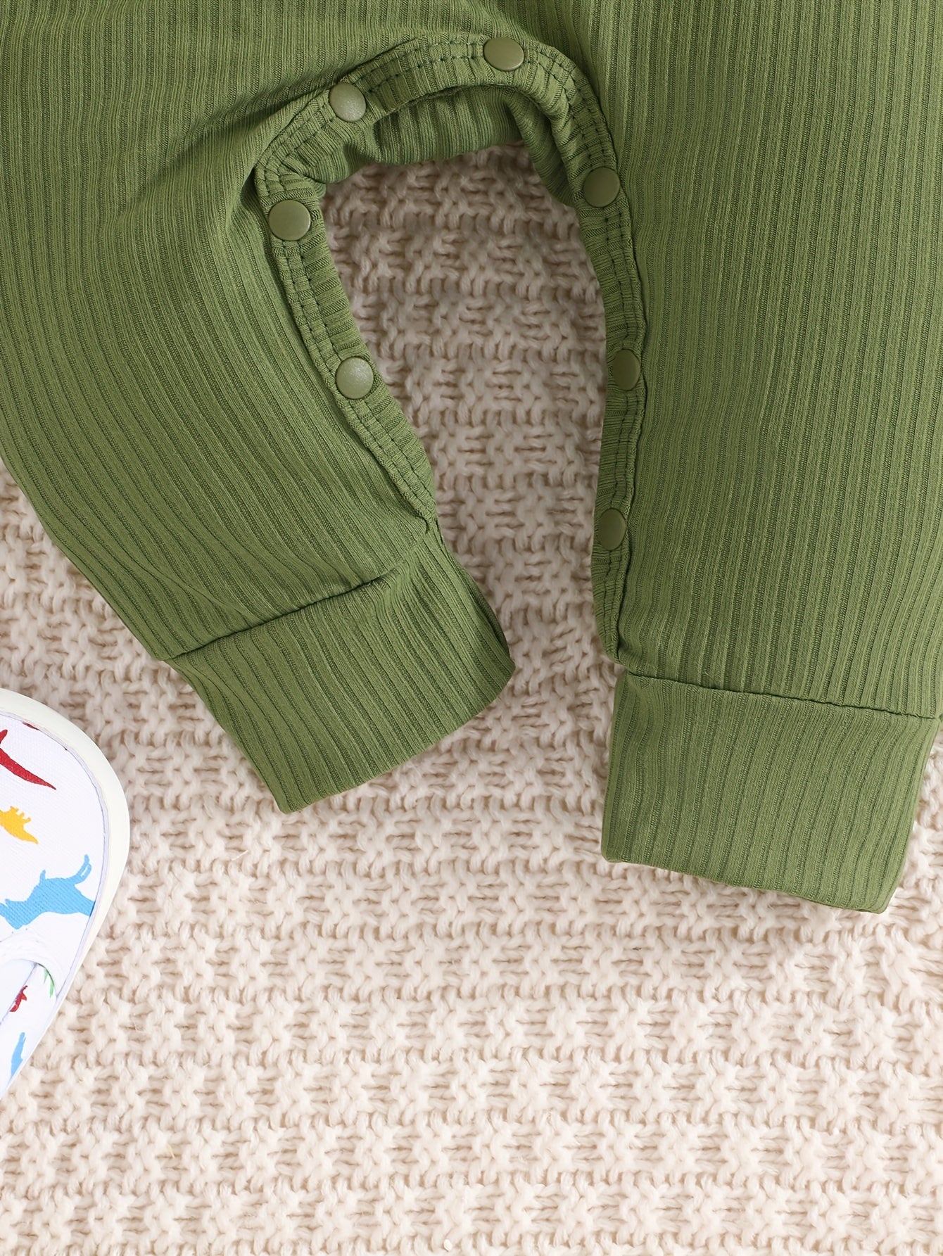 Conjunto de 2 peças de macacão curto casual para bebês meninos, cor sólida + estampa de dinossauro, ideal para primavera e outono.